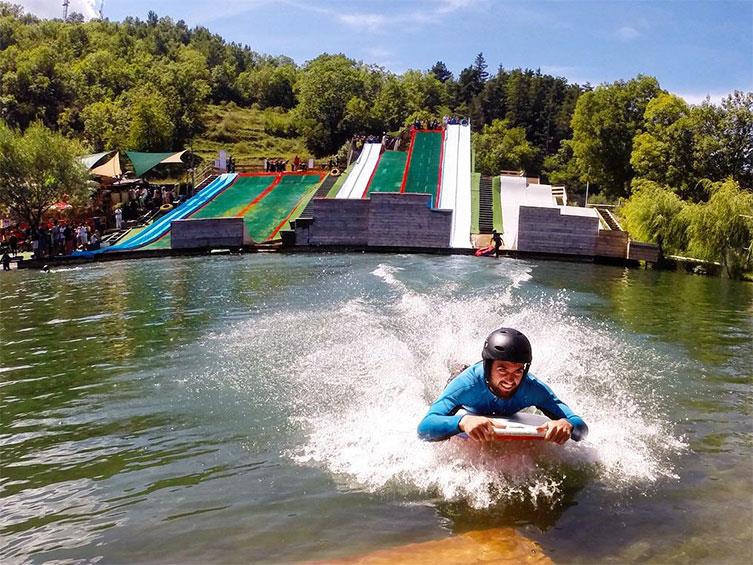 Water-jump neben dem Wasserpark in Err gelegen